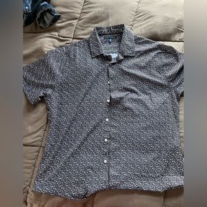 Vince Camuto short sleeve button down